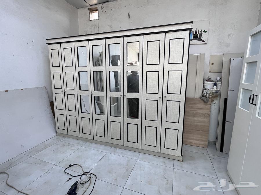 دولاب وغرفة النوم مستعمل نظيف للبيع64595550393218112