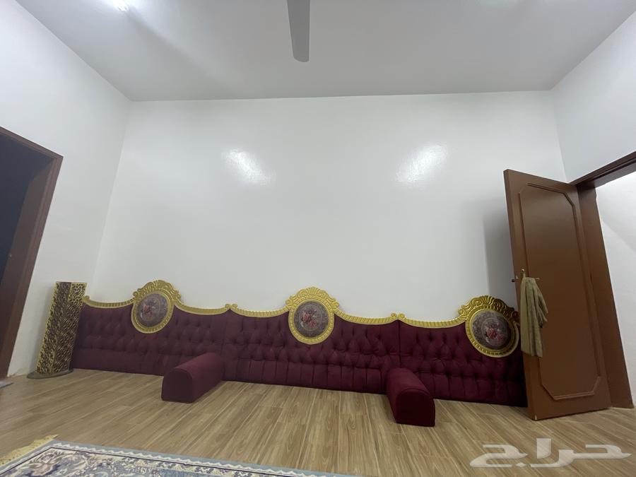 جلسات ظهر خشب سنديان 5.5 طول 2.5عرض نظيفه ف حاله ممتازه64594911416194110