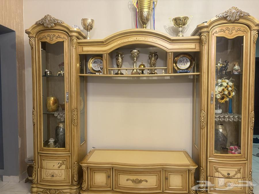 طاوله كامله في حاله جيده على السوووم64592420384385111