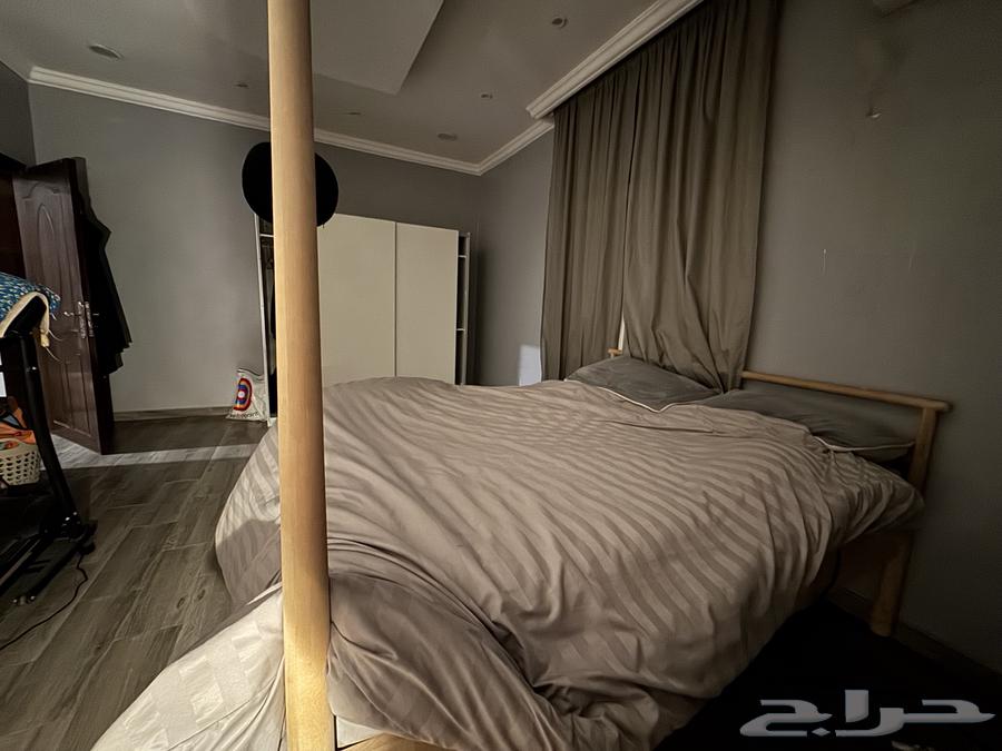 غرفة نوم كاملة من الخشب بحالة جيدة للبيع64588968019841112