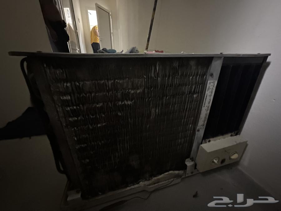 للبيع مكيف شباك شغال ويبرد64590545768065110