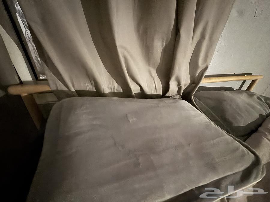 غرفة نوم كاملة من الخشب بحالة جيدة للبيع64588968019841114