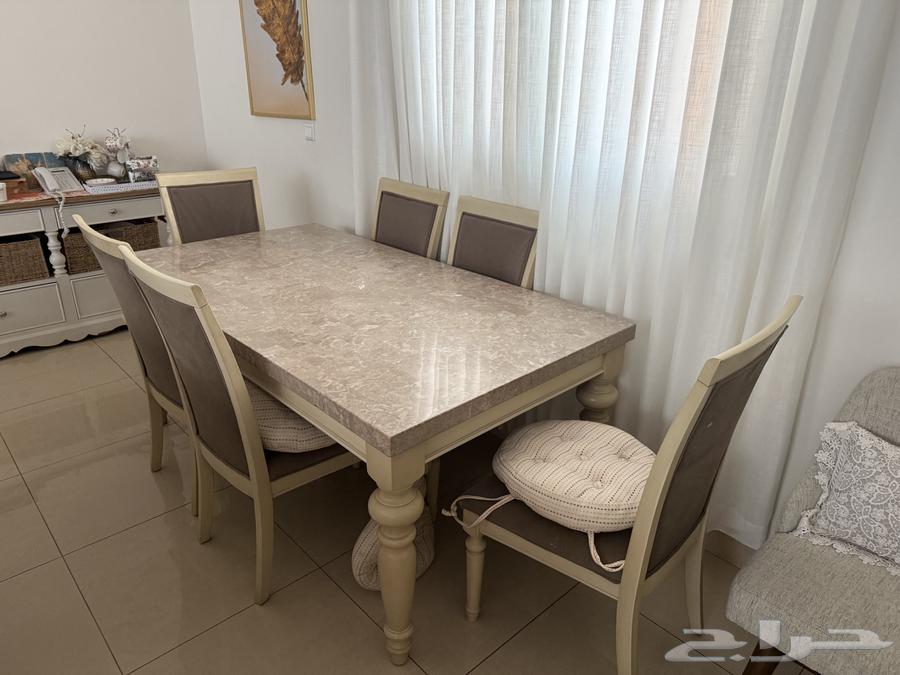طاولة طعام للبيع64592890194818112