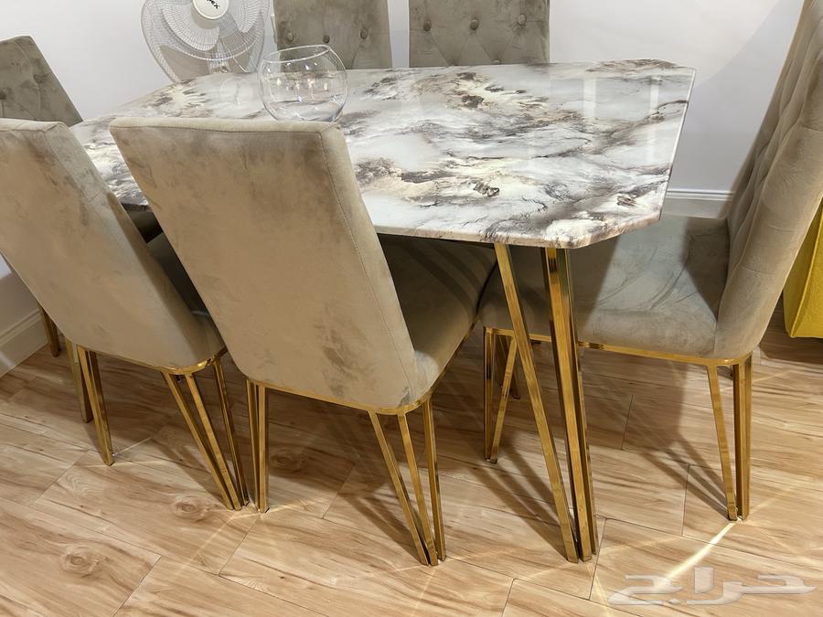 Dining tables64593423584898111