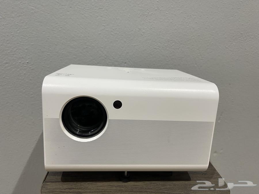 بروجكتر فوركي يدعم الرسيفر ويدعم الجوال ونتفلكس و شاشته معه64596179169026112