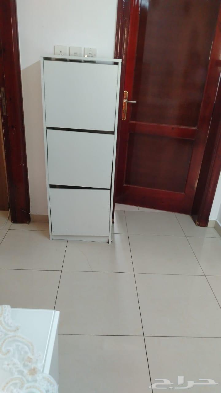 عفش بيت وخزائن بحالة جيدة للبيع بسبب السفر64593179516162110