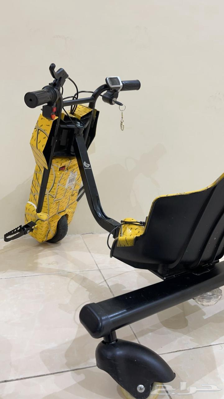 New scooter for sale with its key and charger64594960421763113