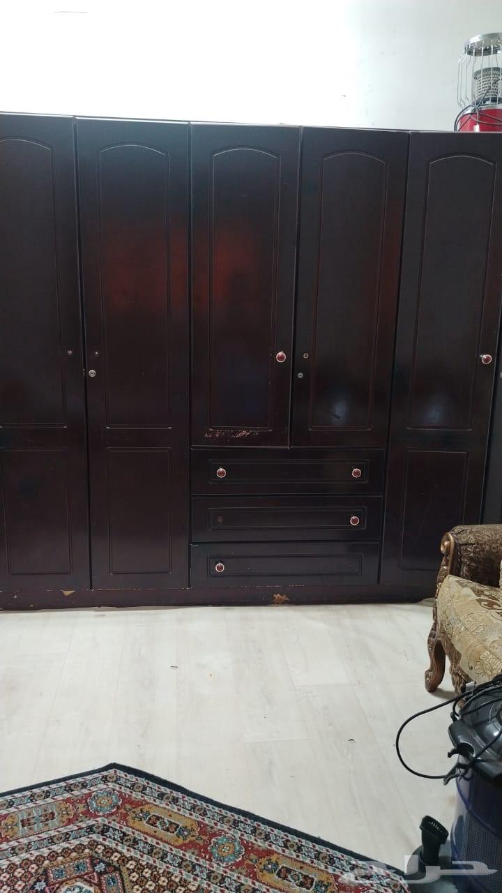 عفش بيت وخزائن بحالة جيدة للبيع بسبب السفر64593179516162113