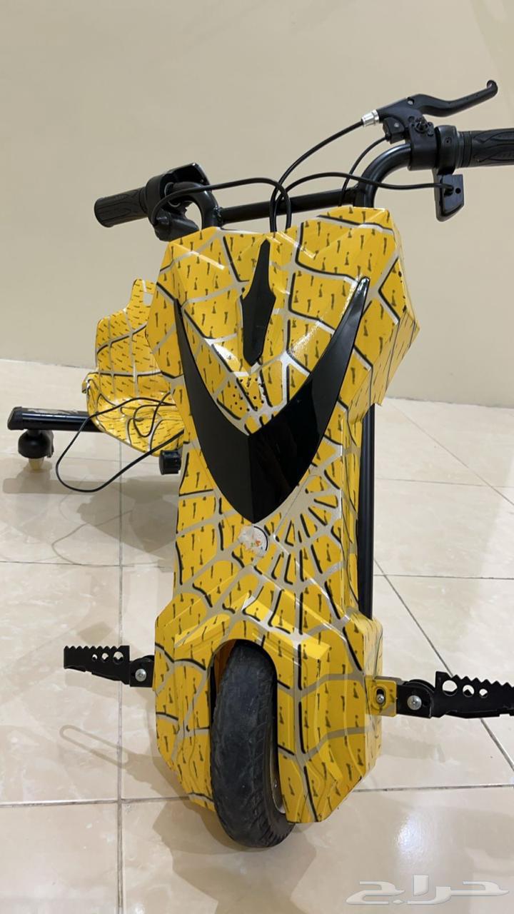 New scooter for sale with its key and charger64594960421763110