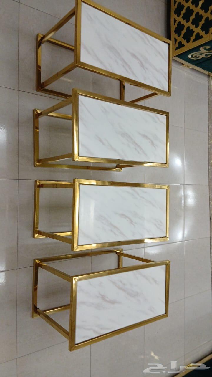 طاولات خدمة 4طاولات كما هو موضح بالصوره64589585758722110