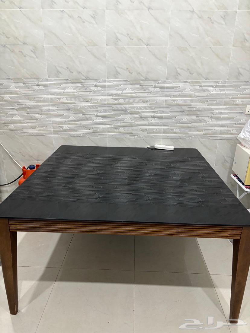 Dining table or table64588718988930111