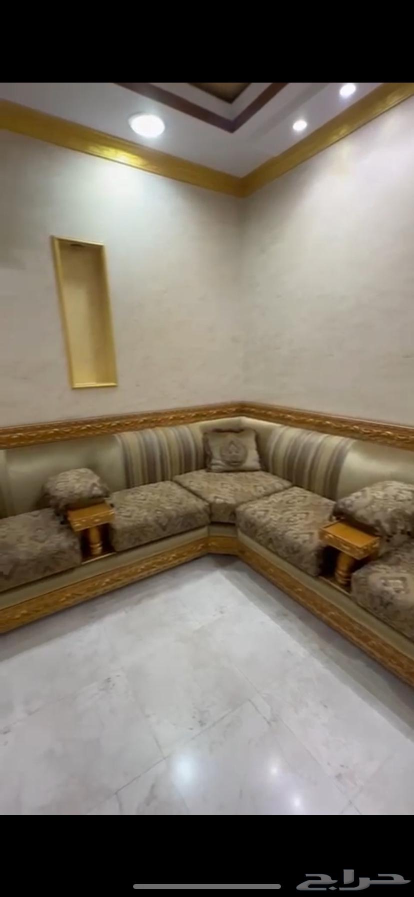 Sofa64590874009858112