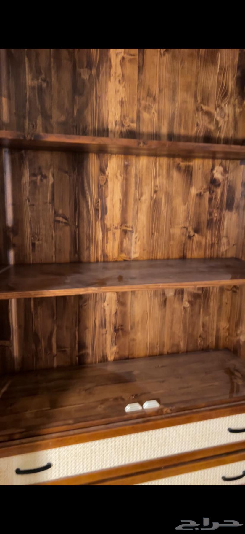 دولاب ملابس واسع يكفي لشخص64592117930243111