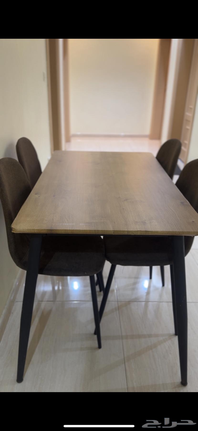 طاولة طعام 4 كراسي نظيفة جدا64589166475394110
