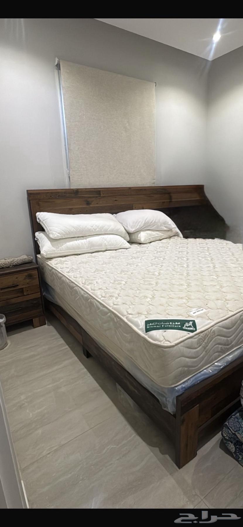 بيع سرير وملحقاته64594985135875110