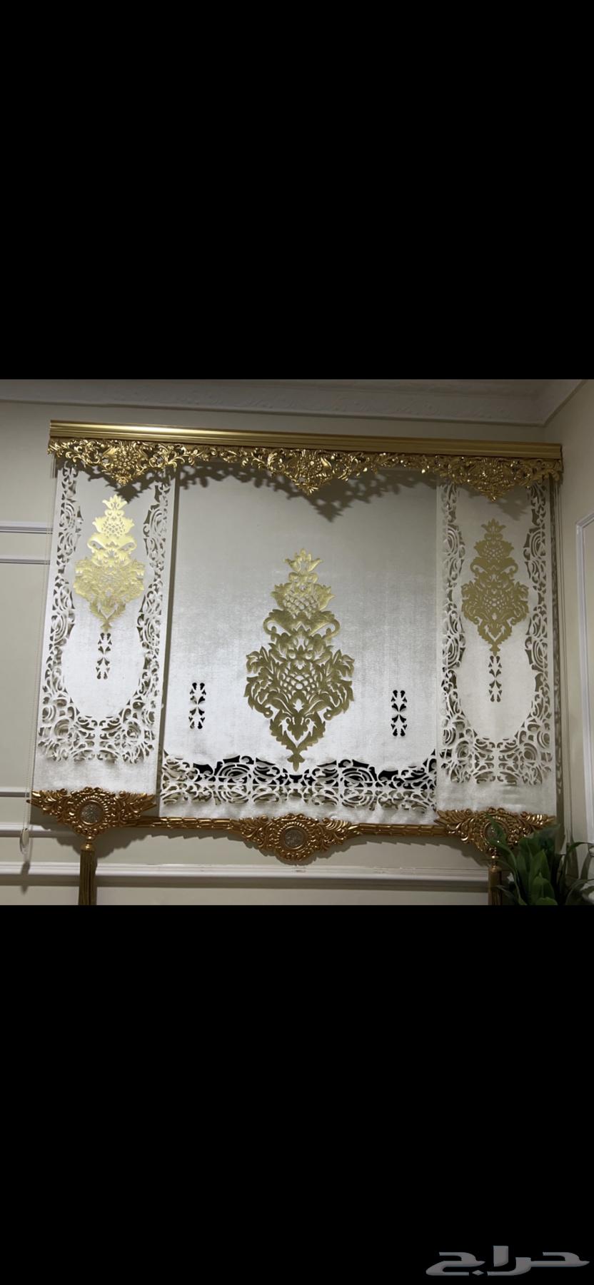 11-person sofa and very clean curtain with light use64591490288386110