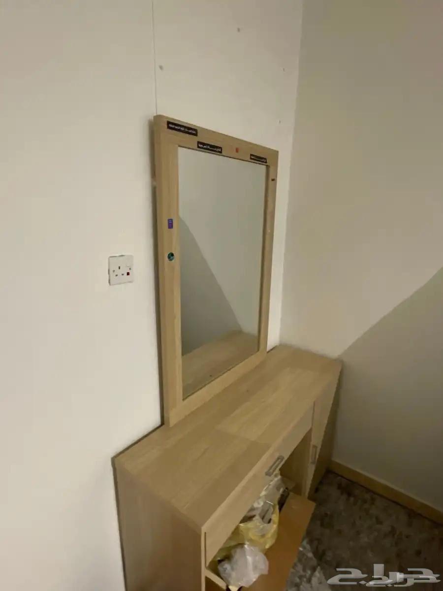 اثاث للبيع غرفتين نوم اسره نفرين وتسريحتين و4 كوميدينا فقط64591670915587110