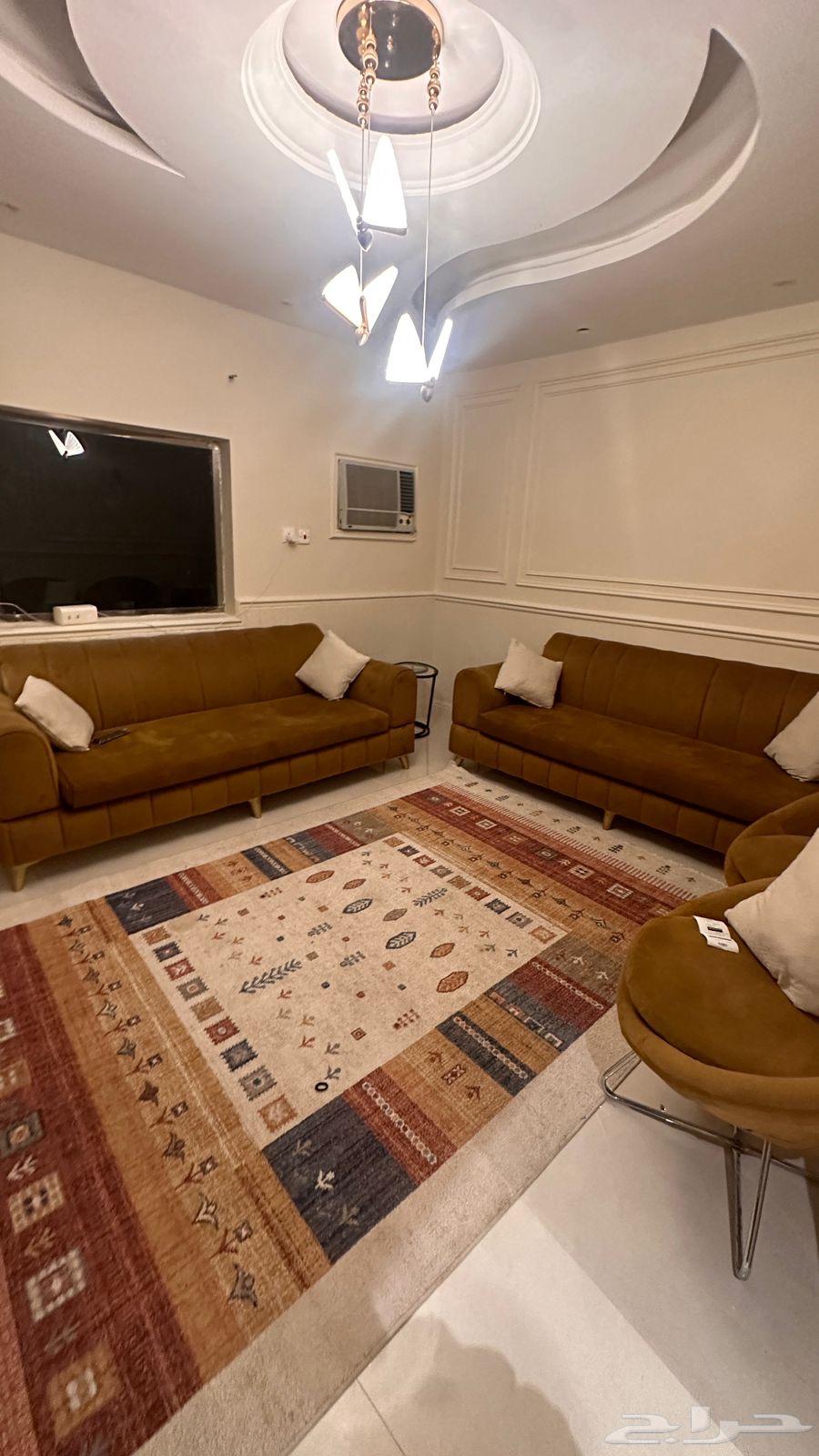 كنب للبيع ب700 تم البيع64595833524354111