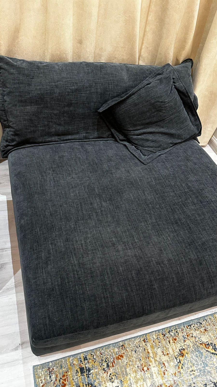 للبيع كنب أمريكي من ريش النعام استخدام 8 شهور64595156640258113