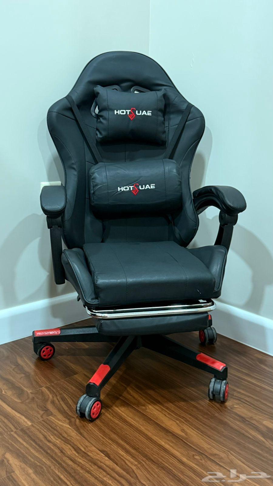 كرسي قيمنق شبة جديد استخدام اقل من شهر ممتاز وفيه مساج64596353432705110