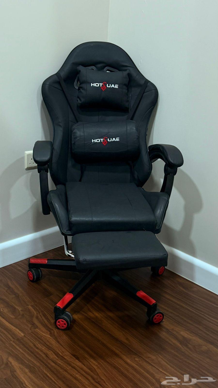 كرسي قيمنق شبة جديد استخدام اقل من شهر ممتاز وفيه مساج64596353432705112