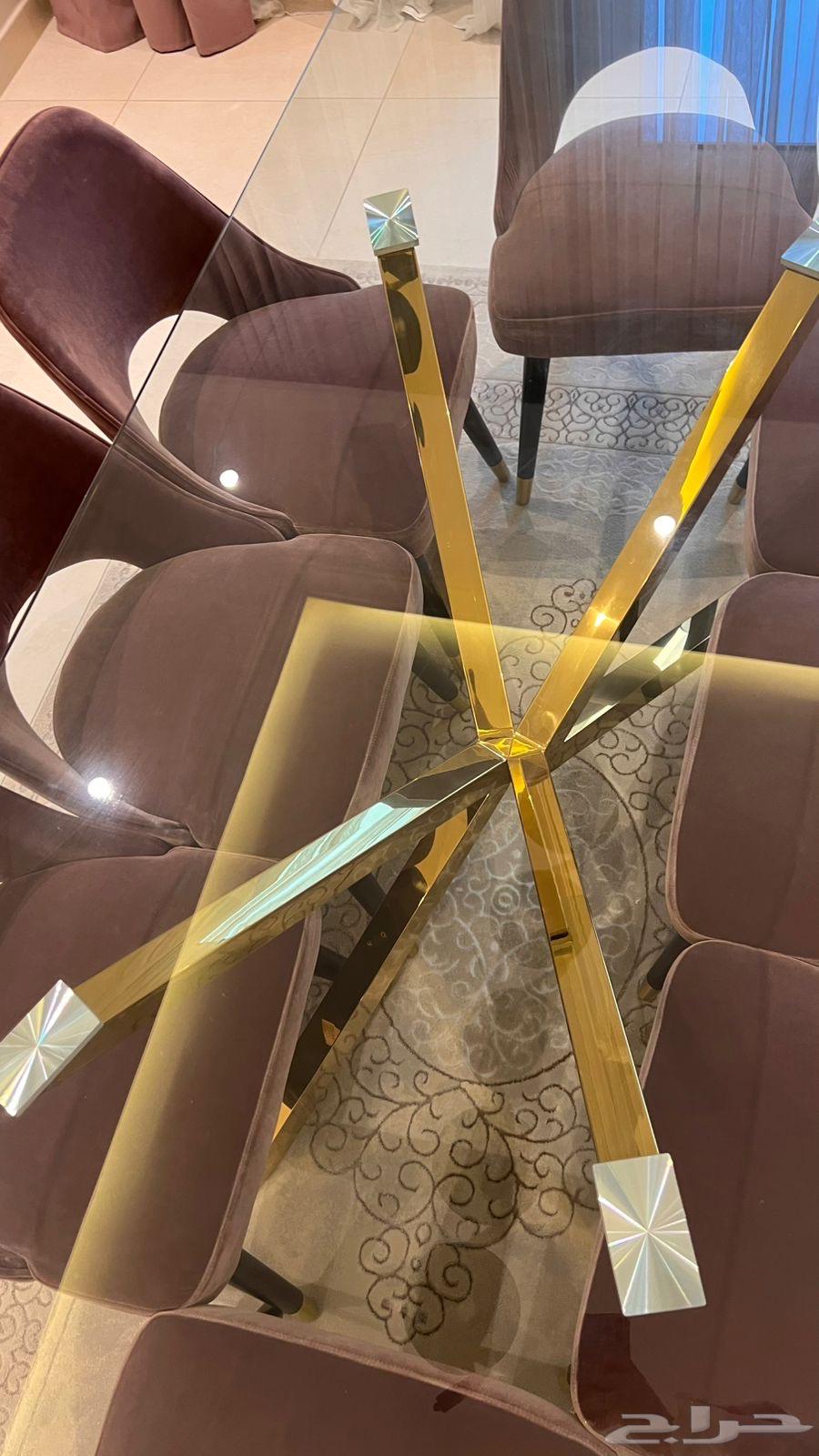 Dining table with 8 chairs64588718962561112