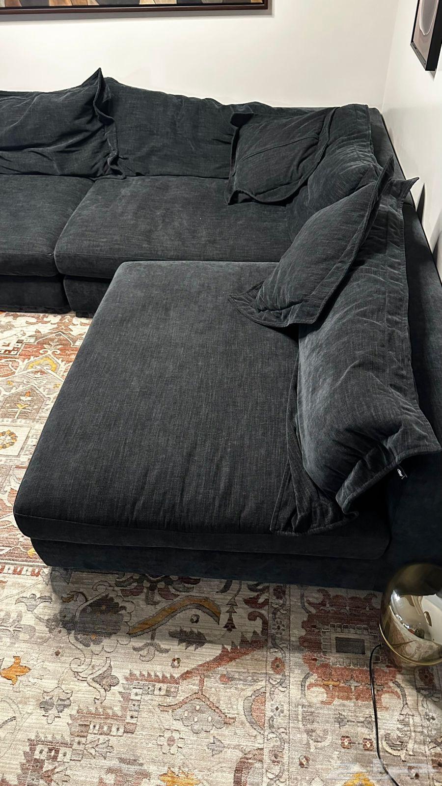 للبيع كنب أمريكي من ريش النعام استخدام 8 شهور64595156640258112