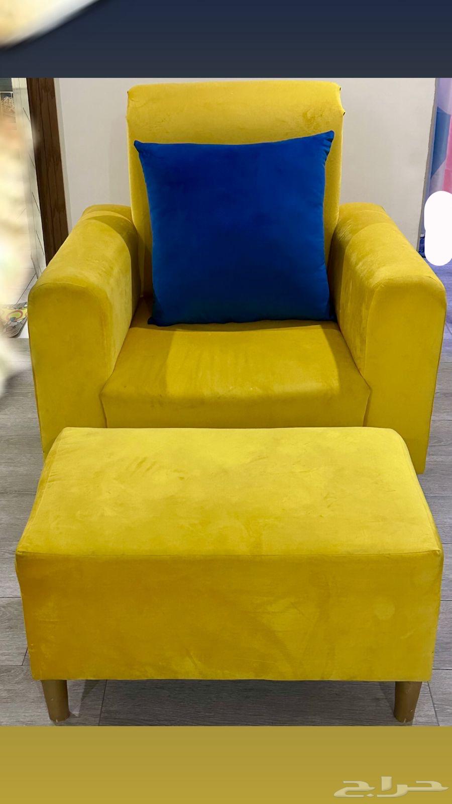 Selling IKEA tables and clean sofas64596353409921114