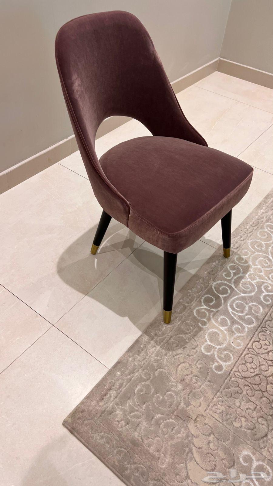 Dining table with 8 chairs64588718962561110