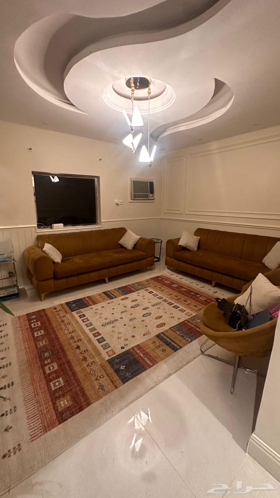 كنب للبيع ب700 تم البيع64595833524354113