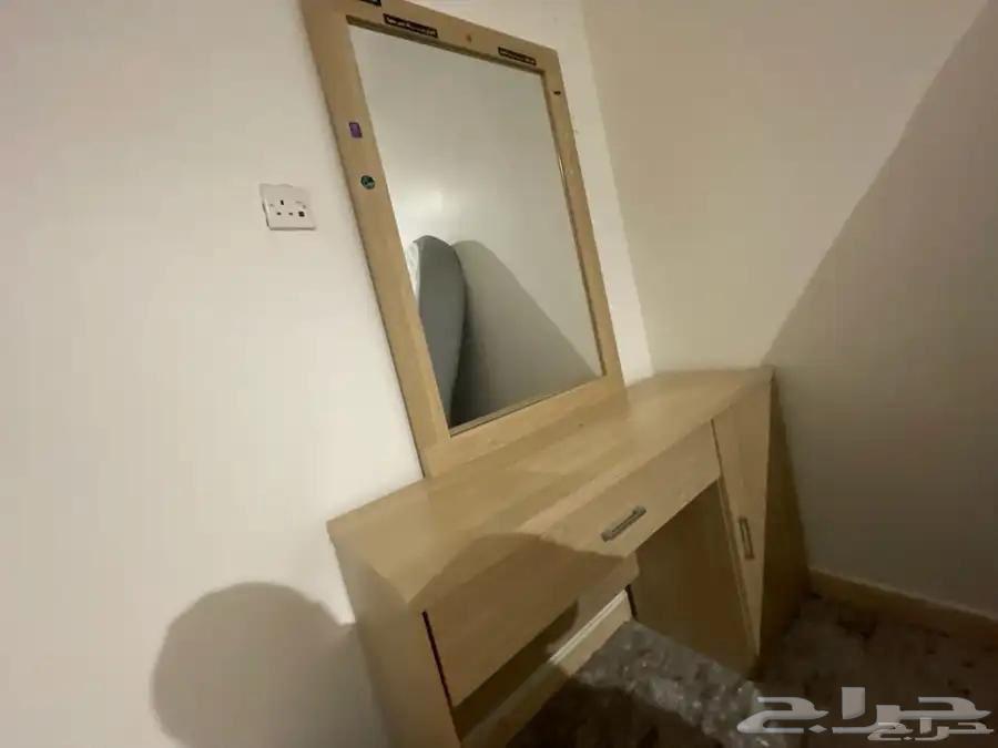 اثاث للبيع غرفتين نوم اسره نفرين وتسريحتين و4 كوميدينا فقط64591670915587112