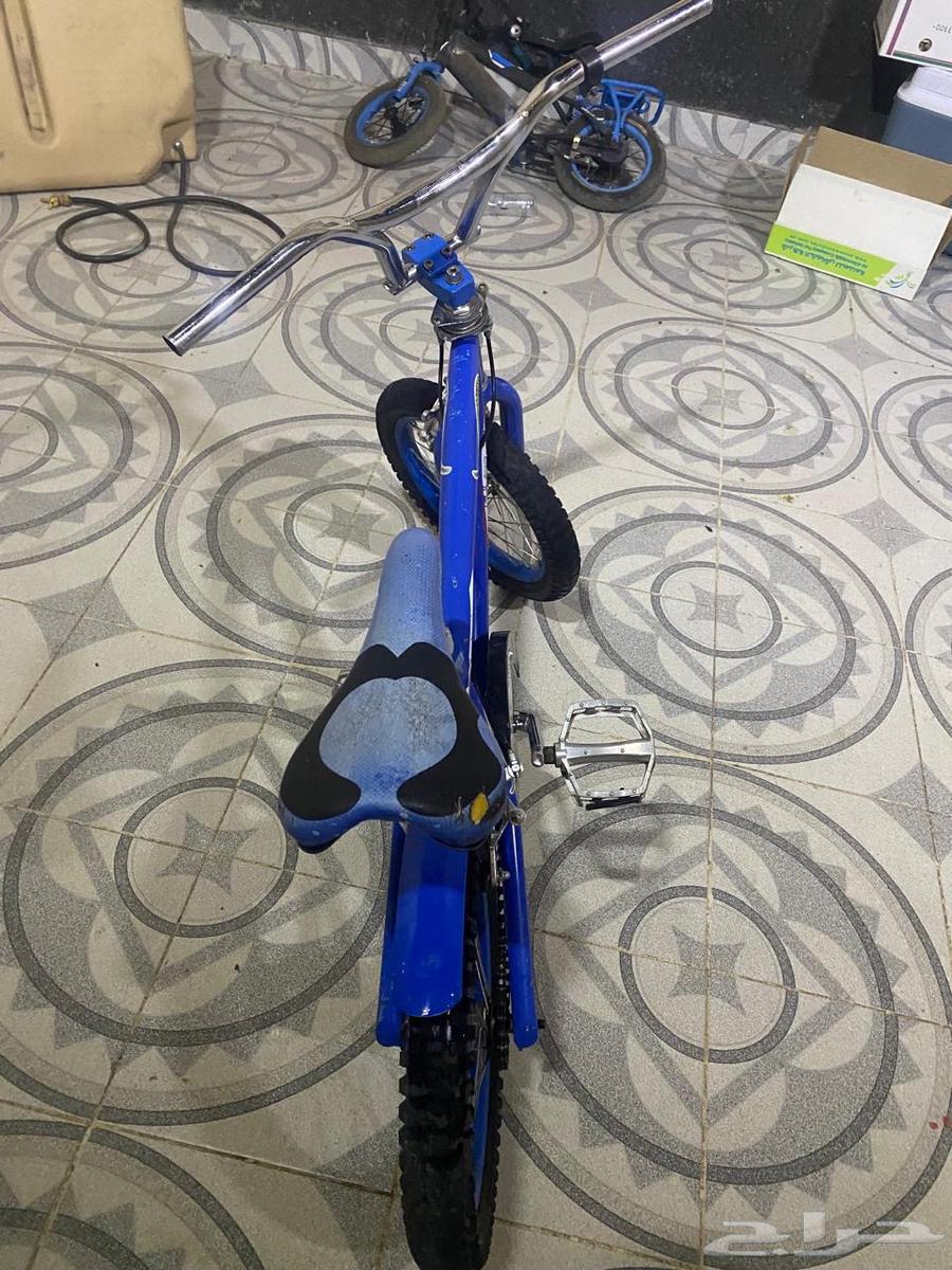 سيكل مستخدم له شهر نظيف مع دعامات سعره 250 وارعيكم بالسعر64594430435841110