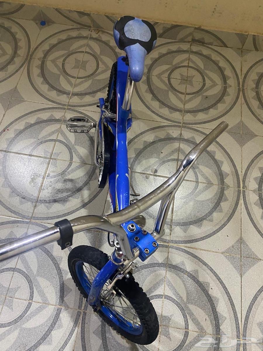 سيكل مستخدم له شهر نظيف مع دعامات سعره 250 وارعيكم بالسعر64594430435841111