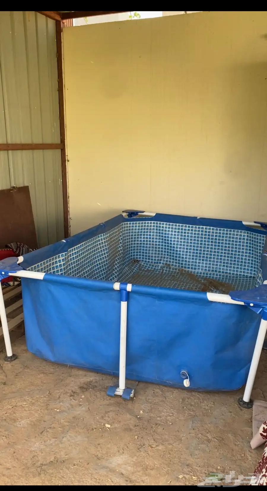 Center swimming pool64596440290434113