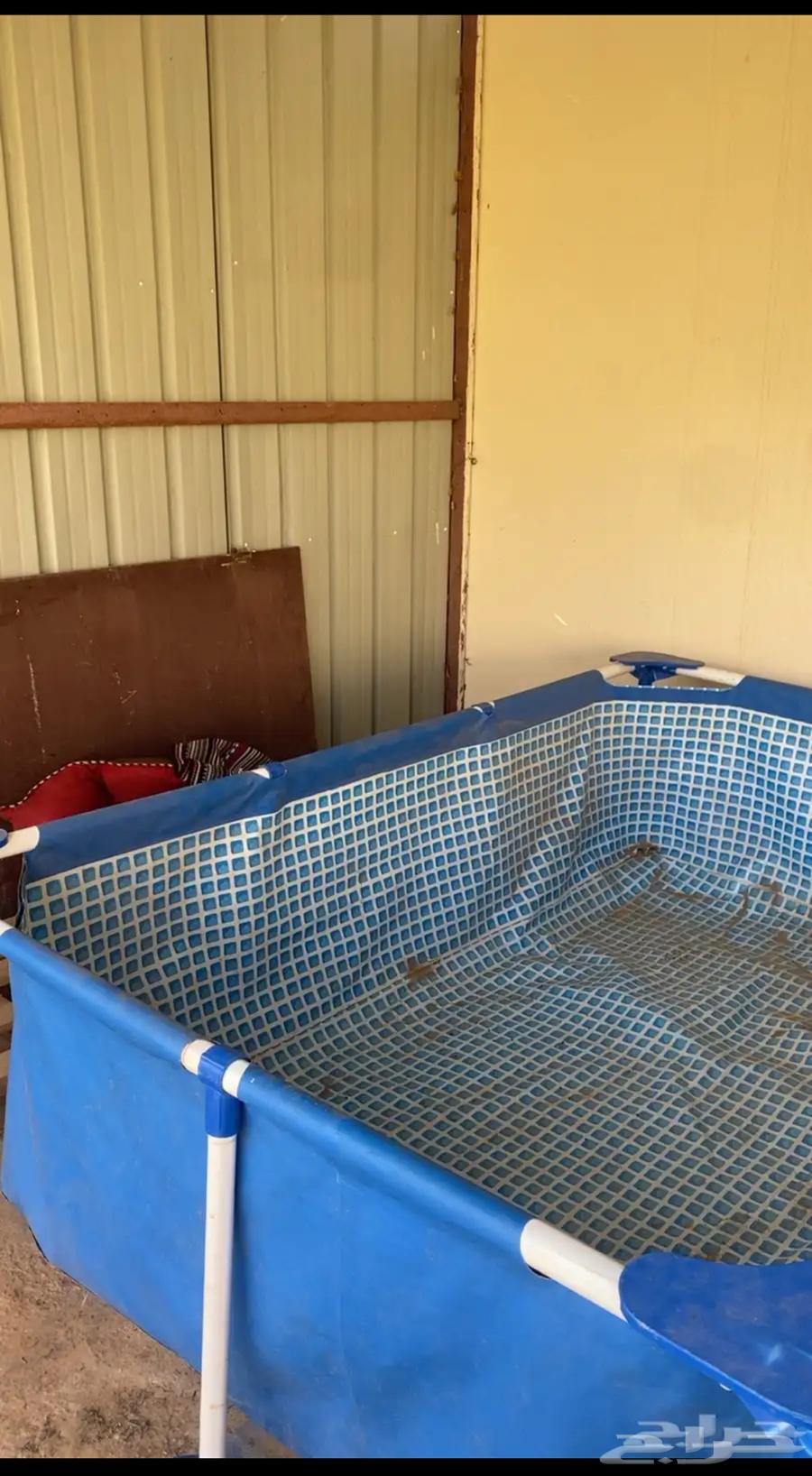 Center swimming pool64596440290434111