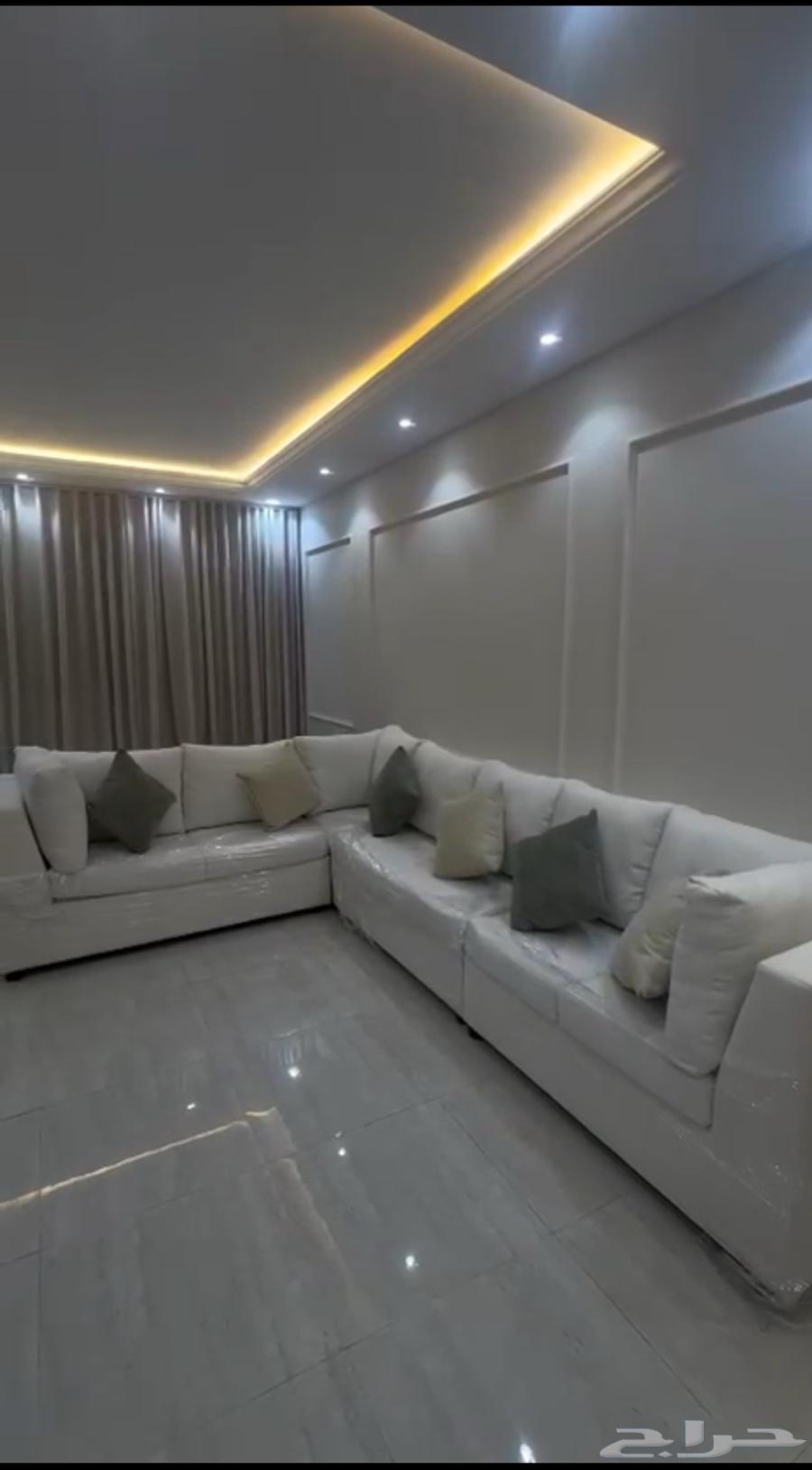 Selling a new L-shaped sofa that has never been used64593399047043110