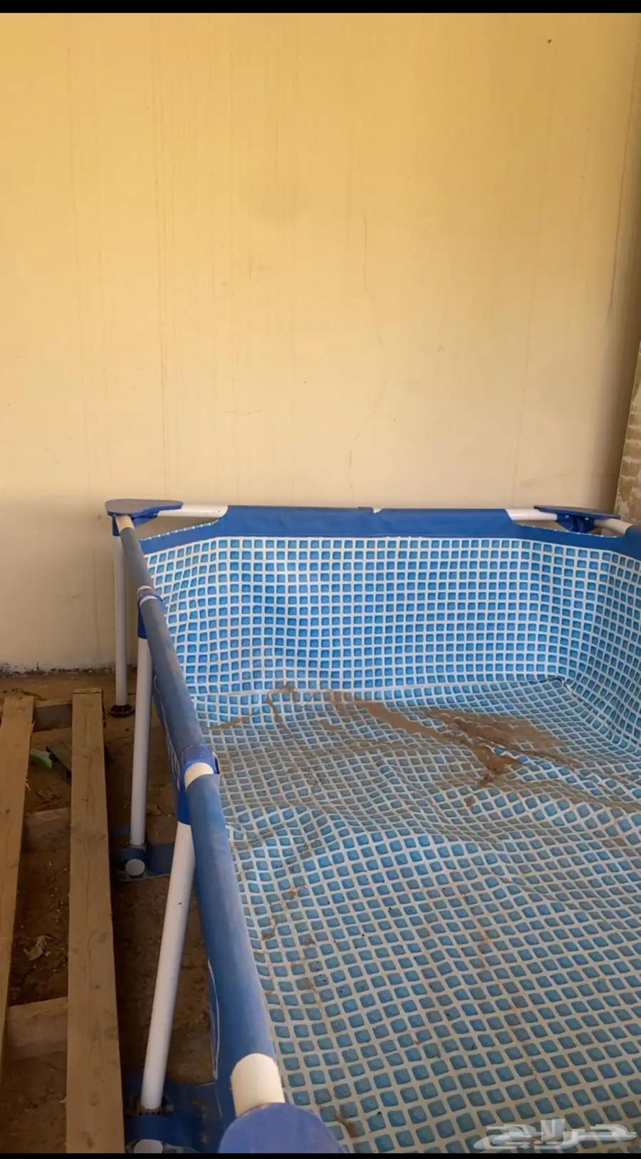 Center swimming pool64596440290434112