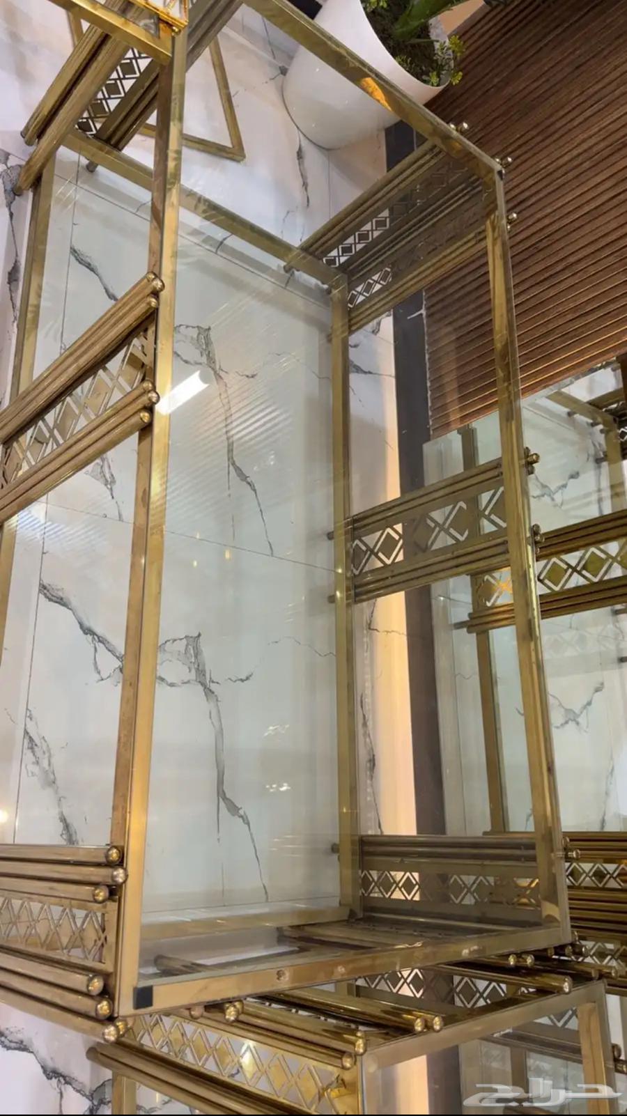 طاولات شبه جديده64598880606594112