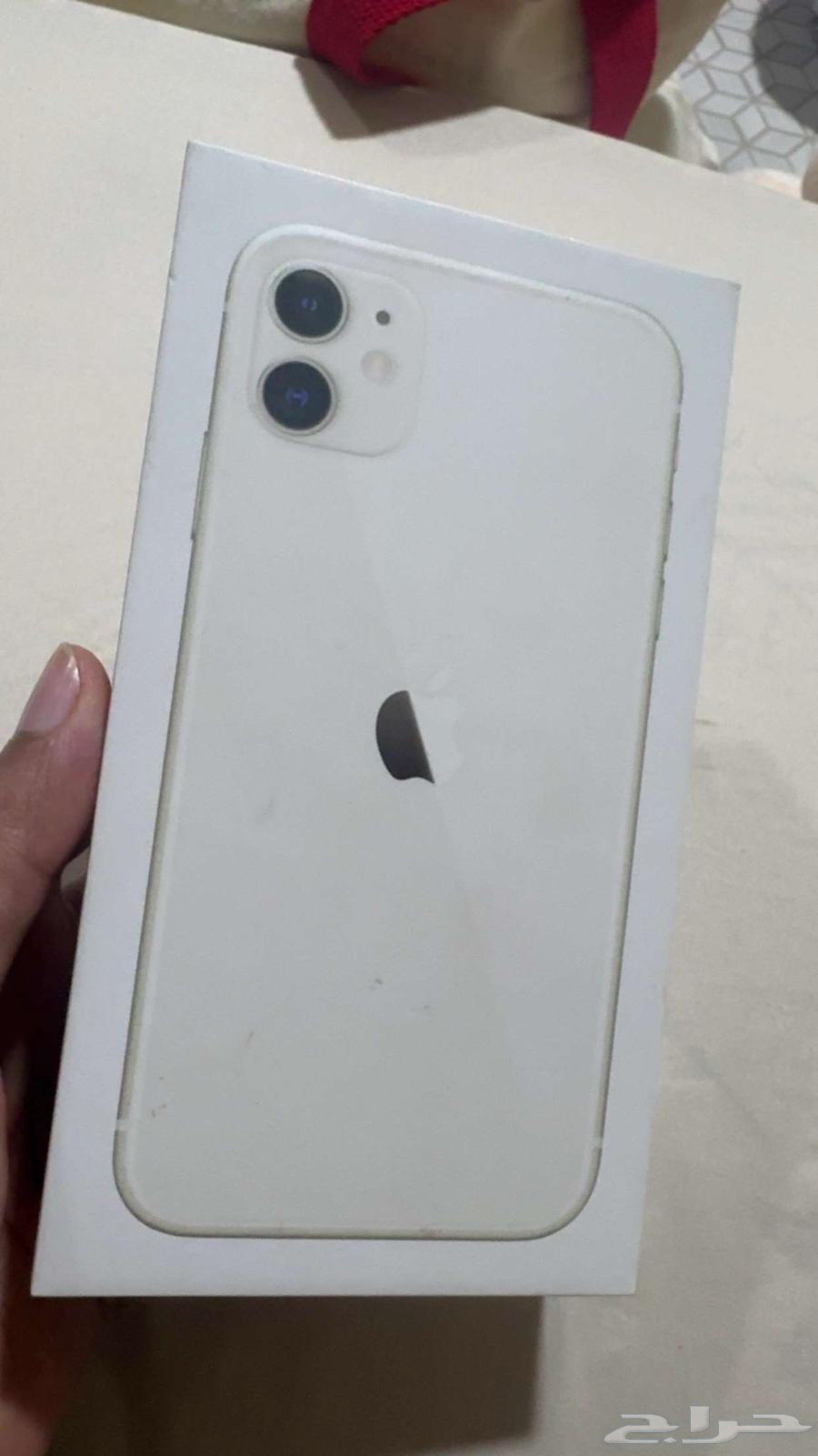 ايفون 11 64 قيقا البطاريه 77  الايفون بحاله ممتازه تمام64438123319299112