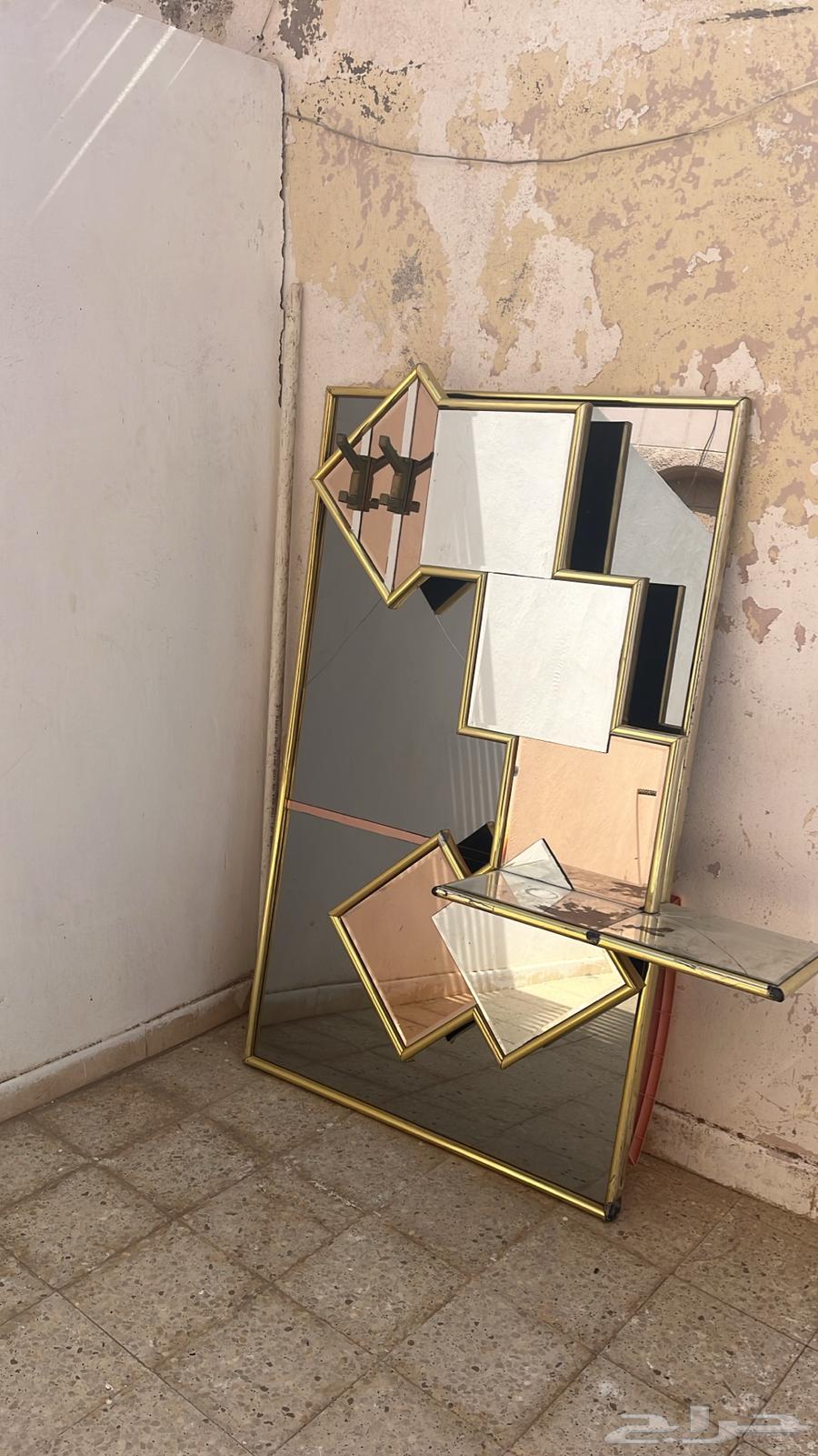 Available for sale; the most important aspects are the condition and the price, which is suitable for everyone64597948304003110