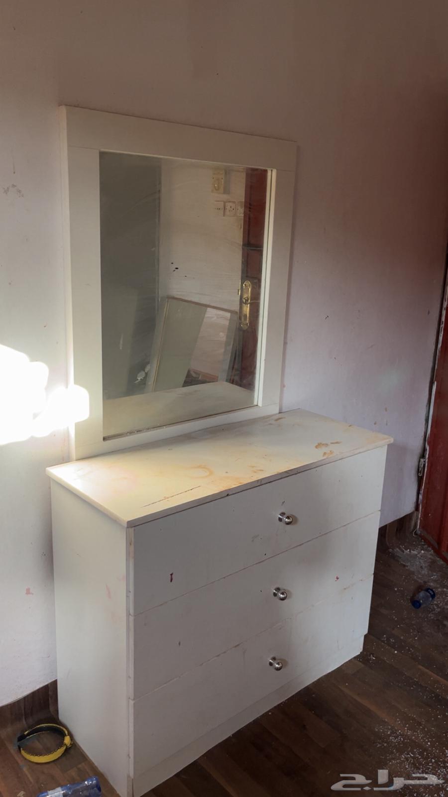 للبيع دولاب وسرير64598560818819114