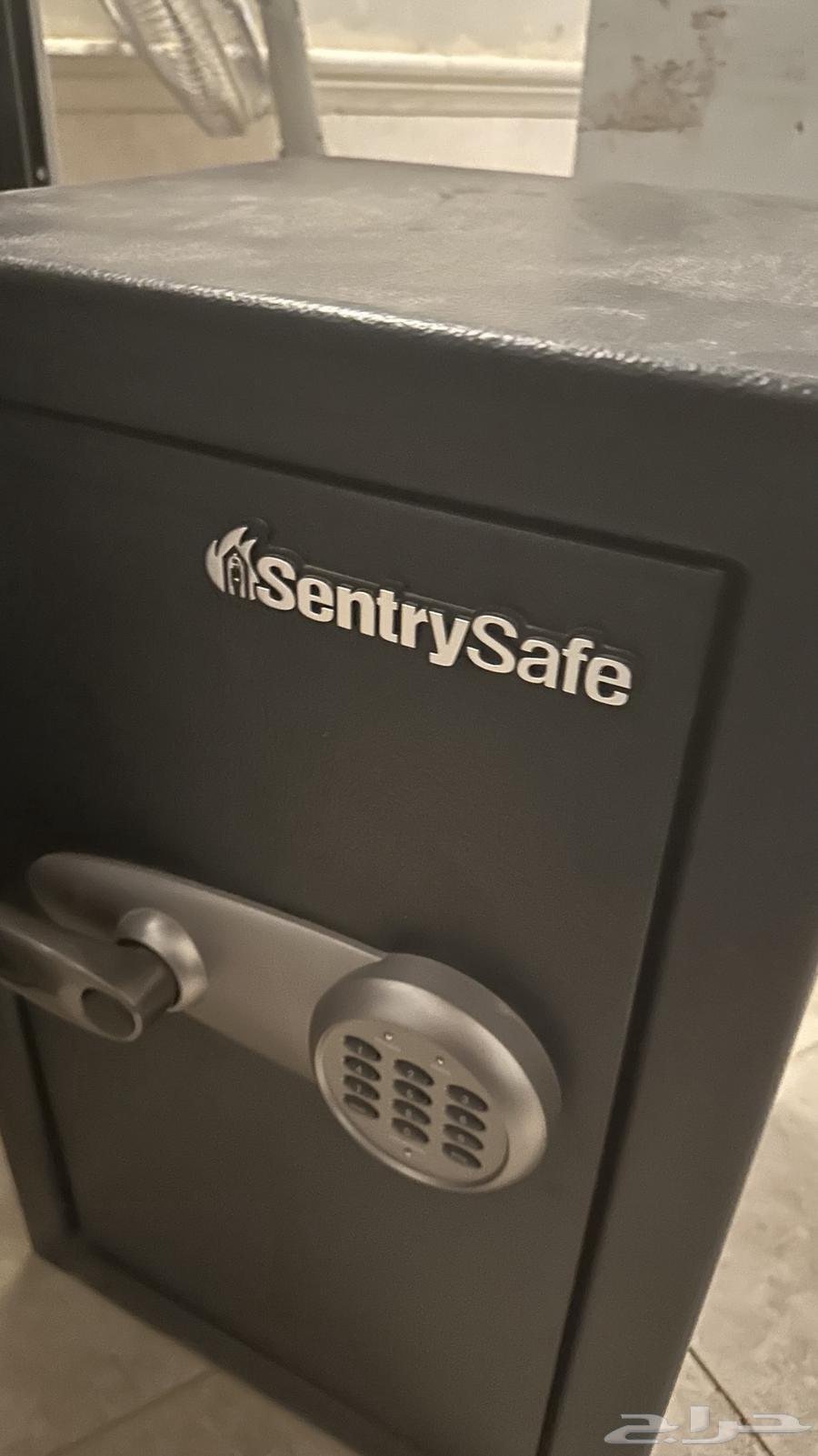 خزنتين كبيره وصغيره للبيع شبه جديده   خزنة للبيع64570832616321113