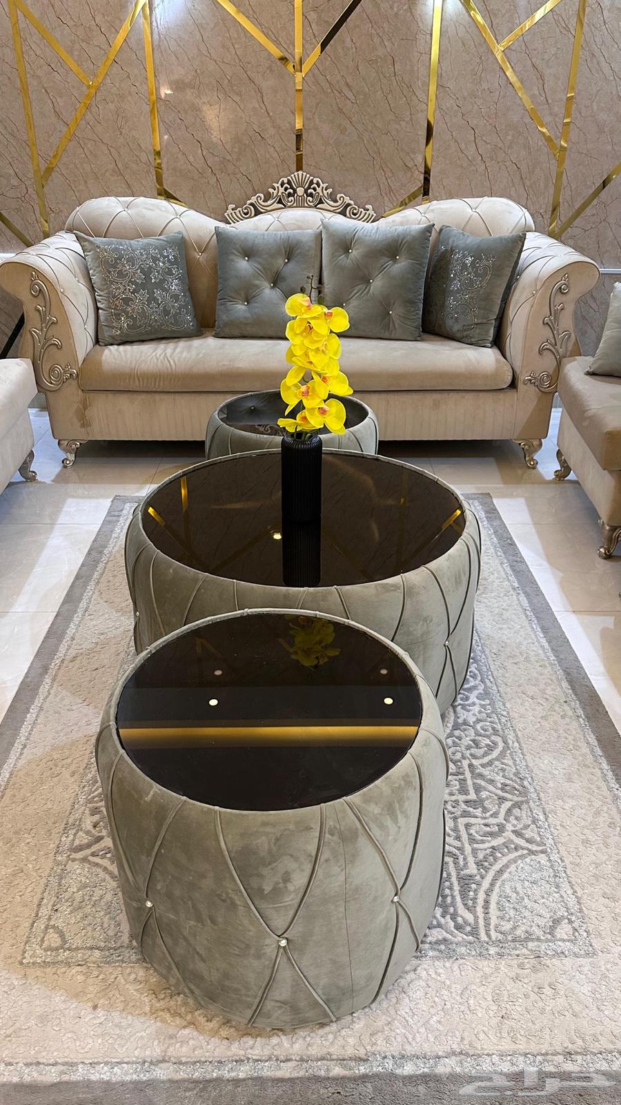 Sofa64598708766338112