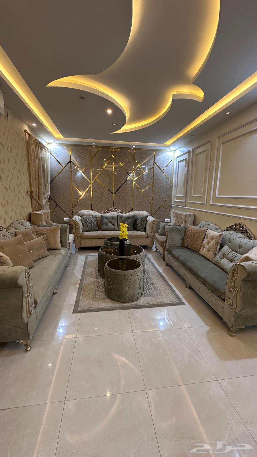 Sofa64598708766338111