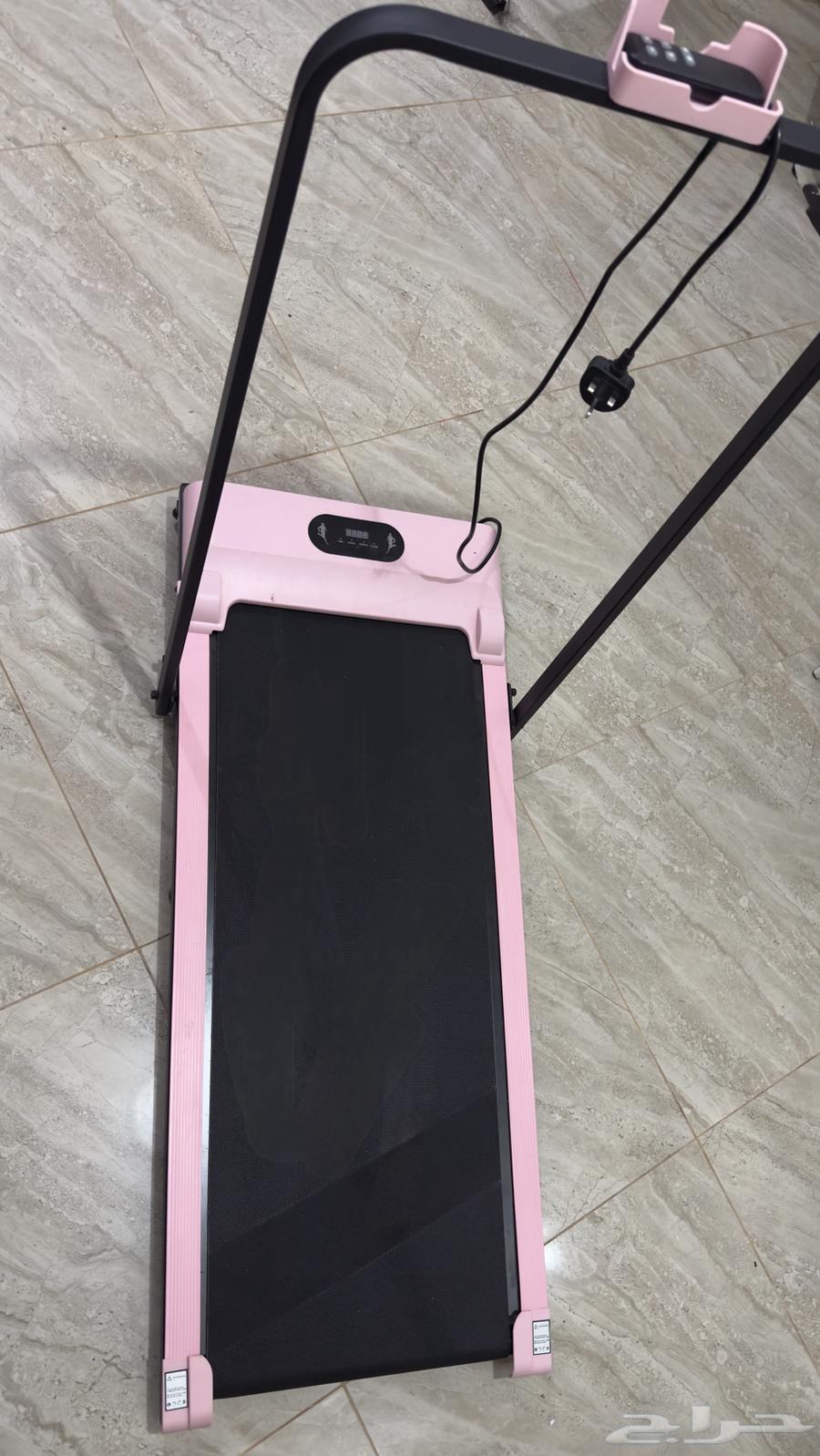 للبيع جهاز مشي وردي منزلي سهل التنقل عملي وخفيف جدا64597066137474110