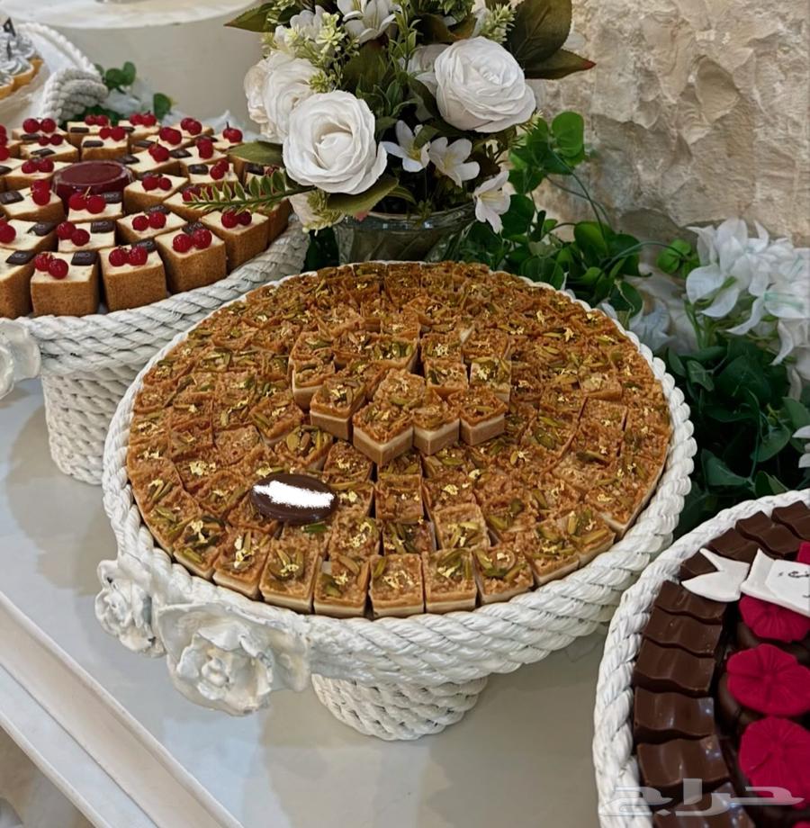 صواني حلا ب 20 ريال الحبه64598659683714110