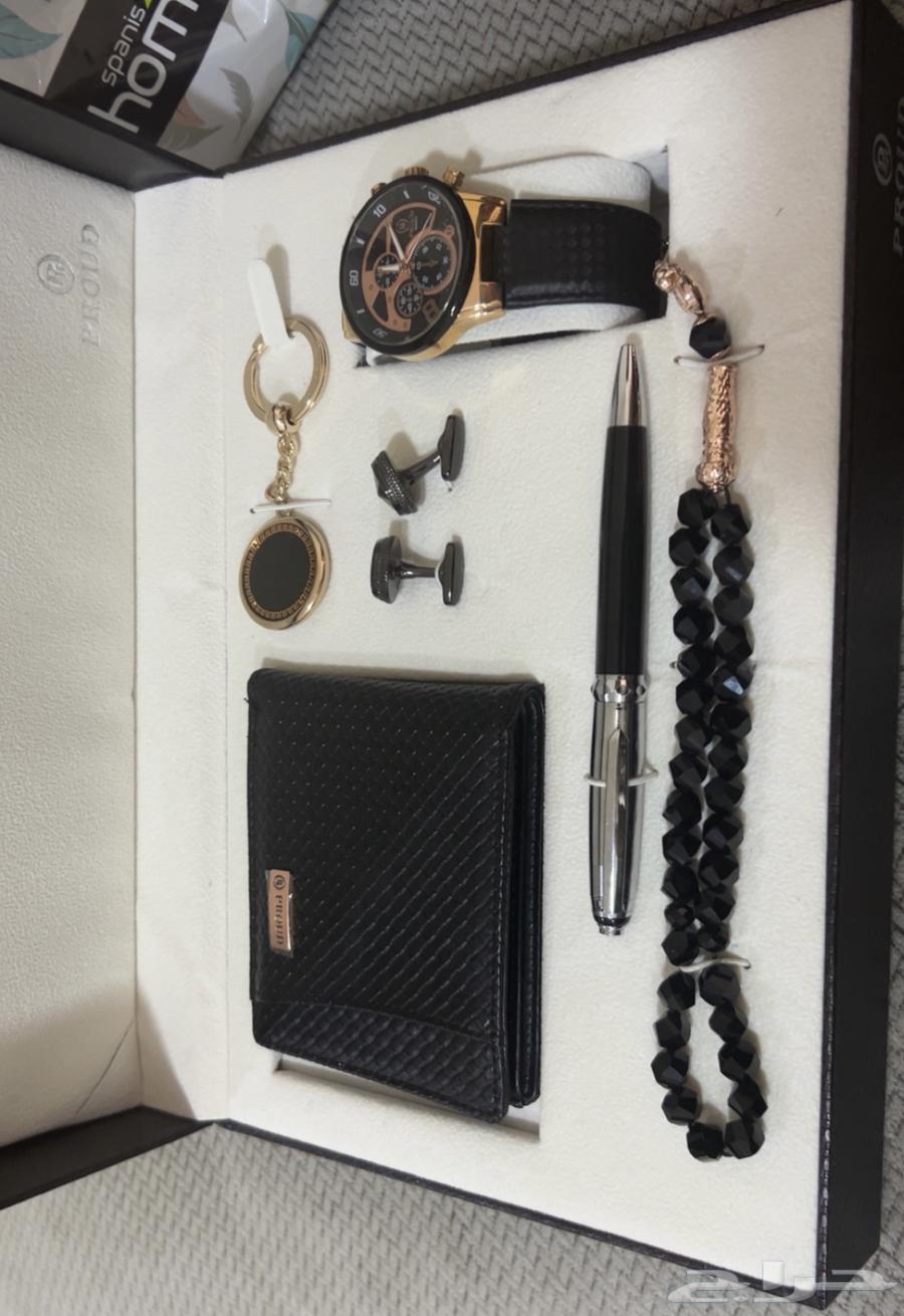 طقم رجالي جديد ما استخدم ابد بكرتونه64598856178178111