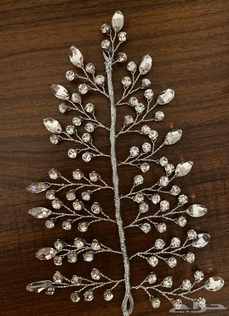 Headpiece (hair accessory) for bride or occasions64598314778369110