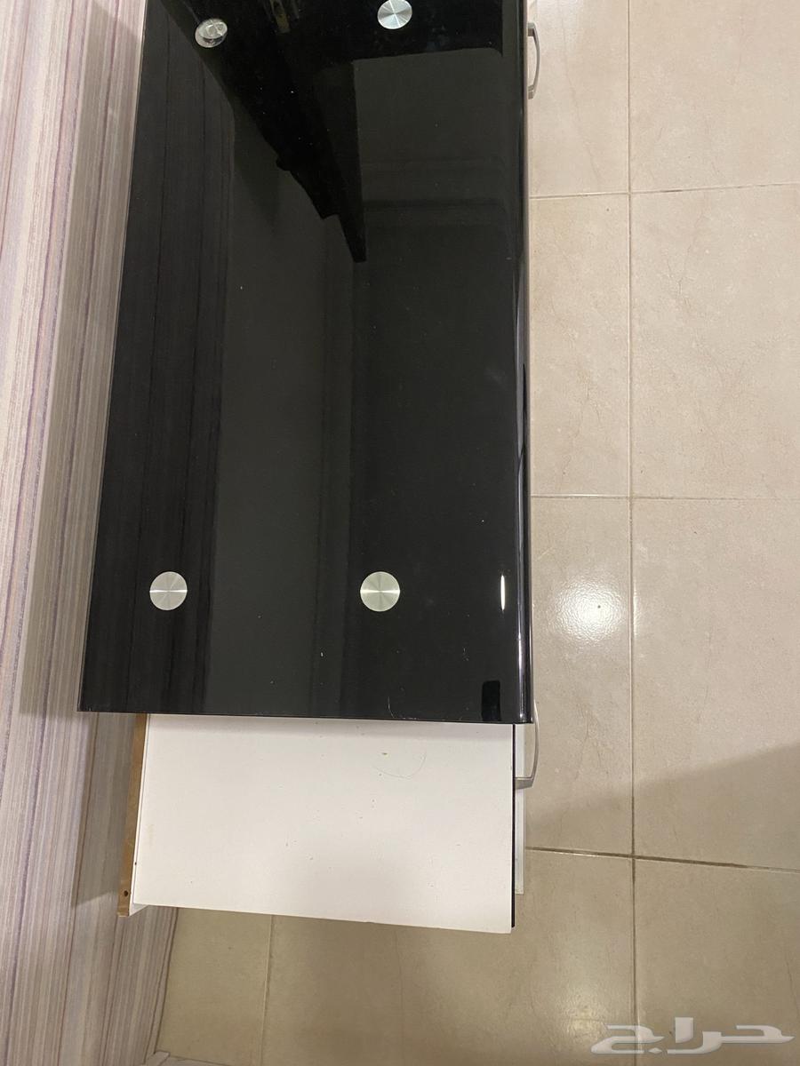 دولاب الشاشه للبيع نظيف جدا64597765209217111