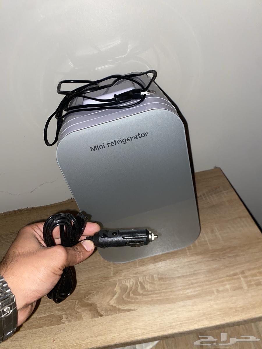 ثلاجه ذكيه متنقله شبه جديده مع شاحن سياره64544157153026113